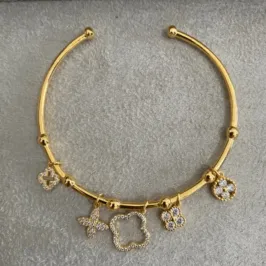 Bracelete Cravejado Inspiração Trevo Ajustável