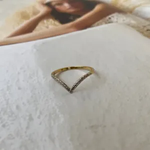 Anel V Prata e Dourado