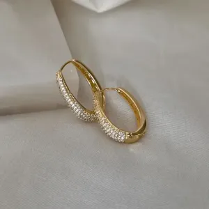 Argola Cravejada Oval Prata