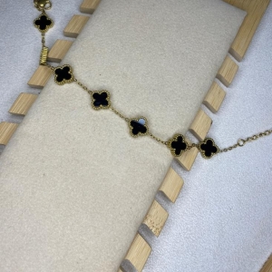 Pulseira 7 Trevos Pretos
