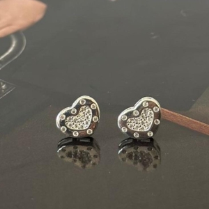 Brinco Coração Ponto Cristal Cravejado