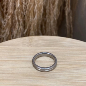 Aliança Friso Prata Text 4mm