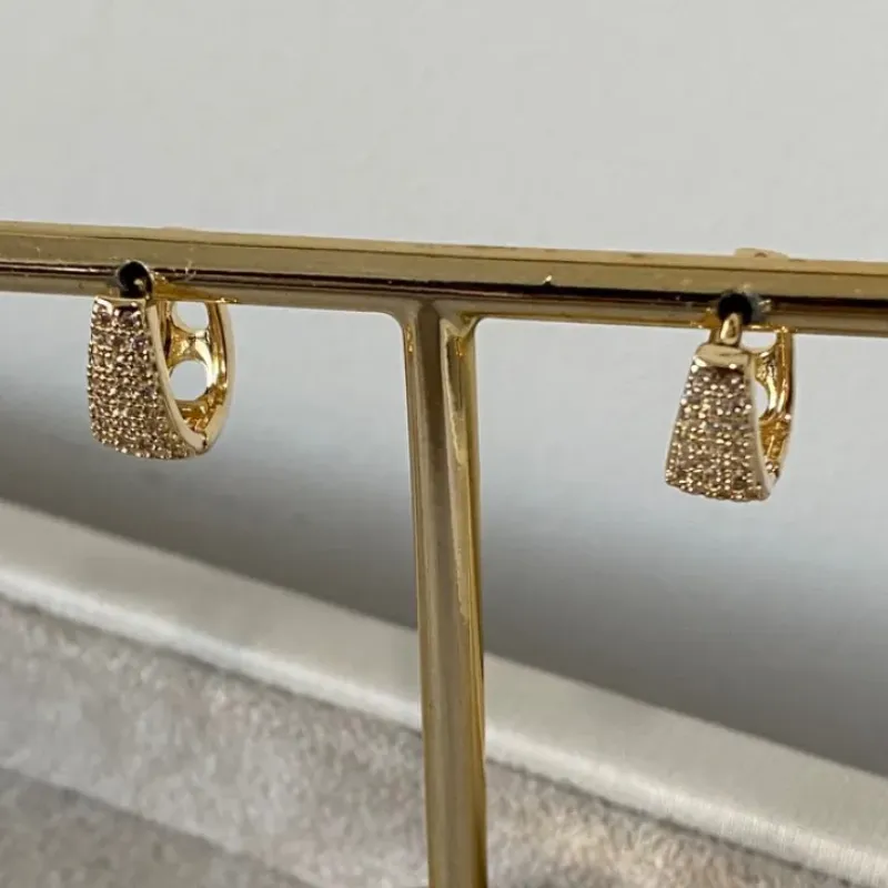 Argola Gota Cravejada P