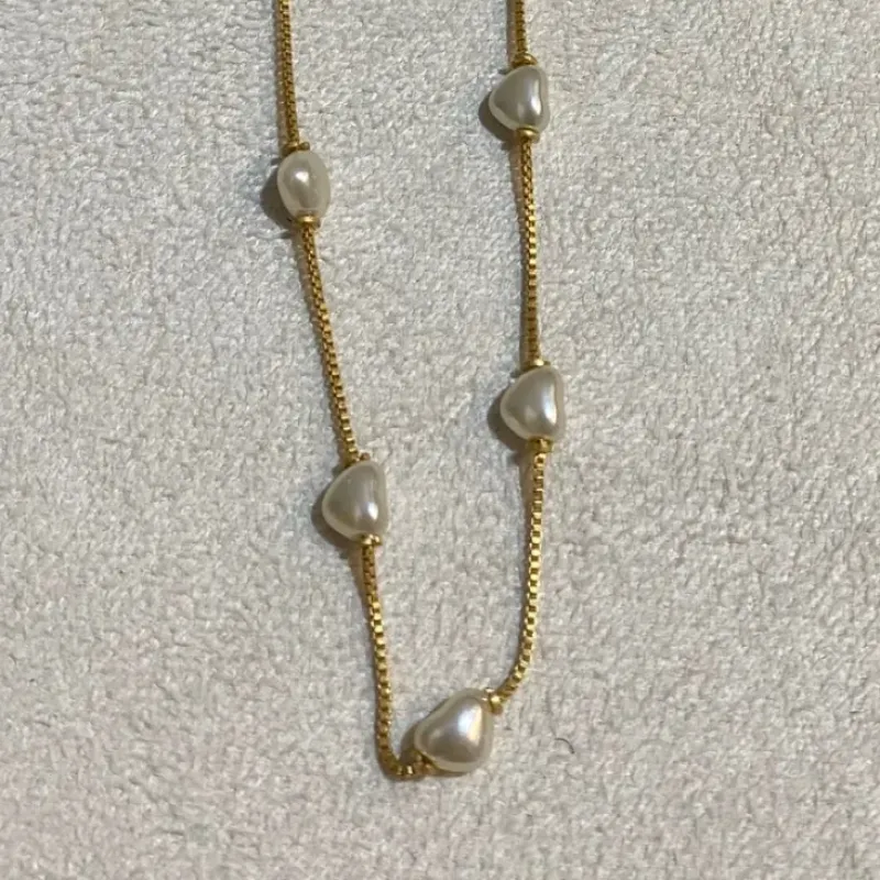 Choker Corações em Pérola Ouro