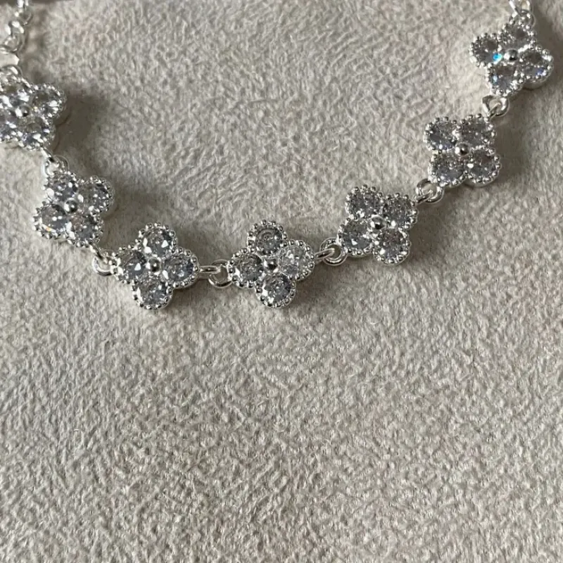 Pulseira Trevo com Cristais
