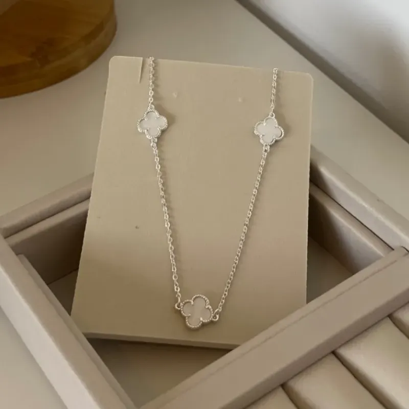 Colar 5 Trevos Branco Ouro