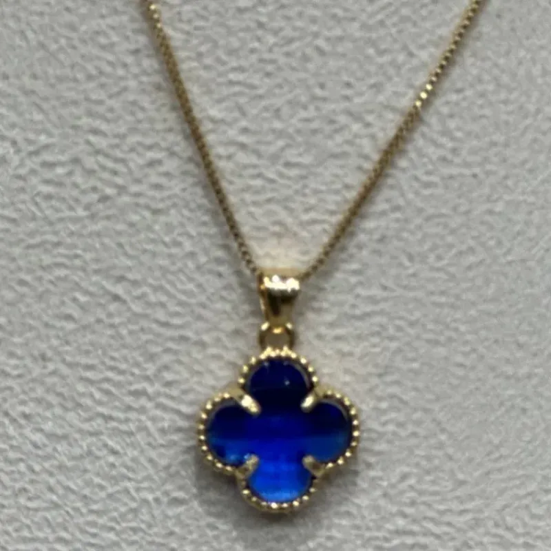 Colar Trevo Azul