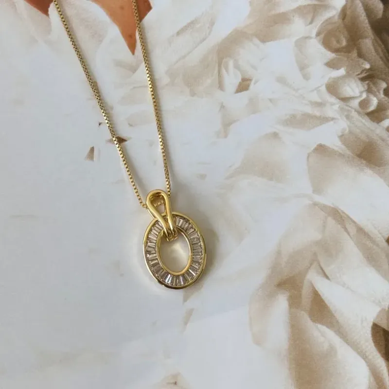 Colar Oval Cravejado