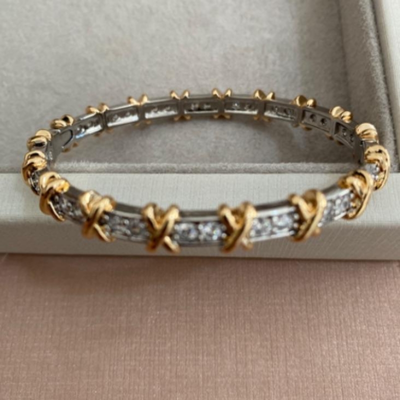 *Bracelete inspiração TIFF.