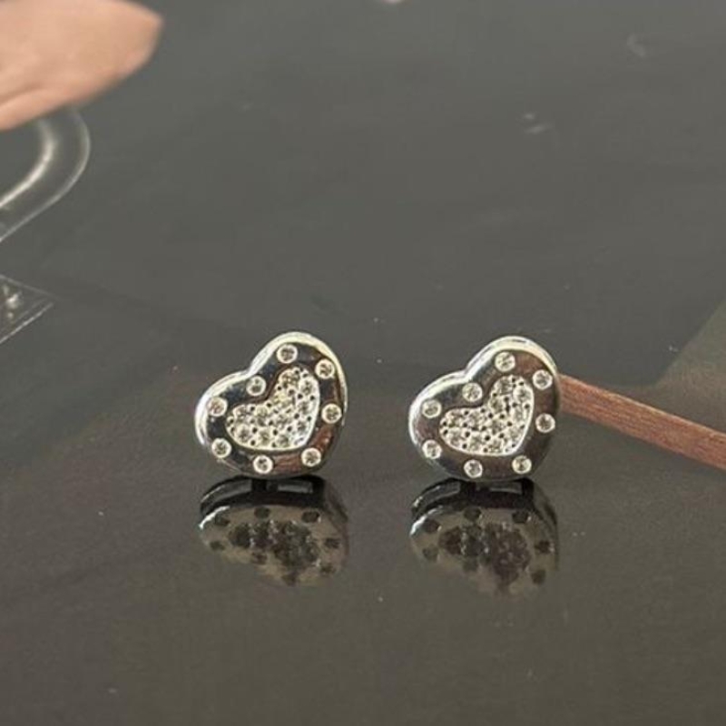 Brinco Coração Ponto Cristal Cravejado