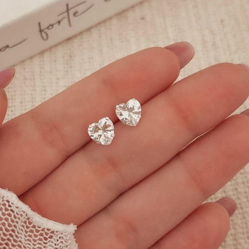 Brinco Coração Zircônia G em Ródio
