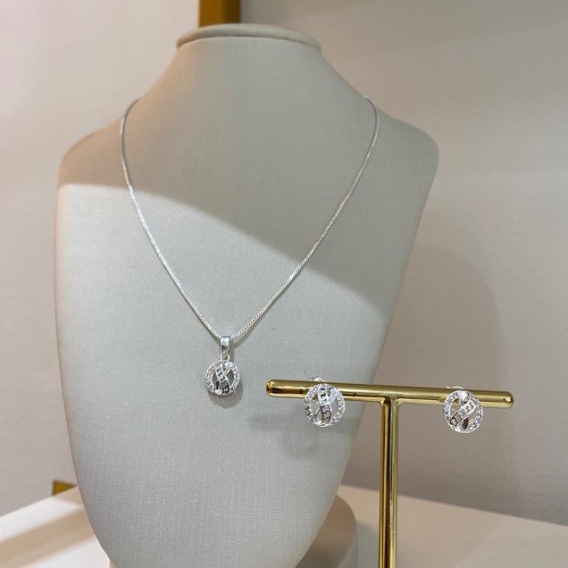 Conjunto Infinito Cravejado