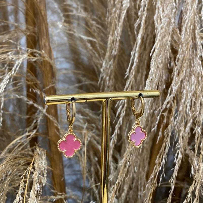 Brinco Trevo Rosa