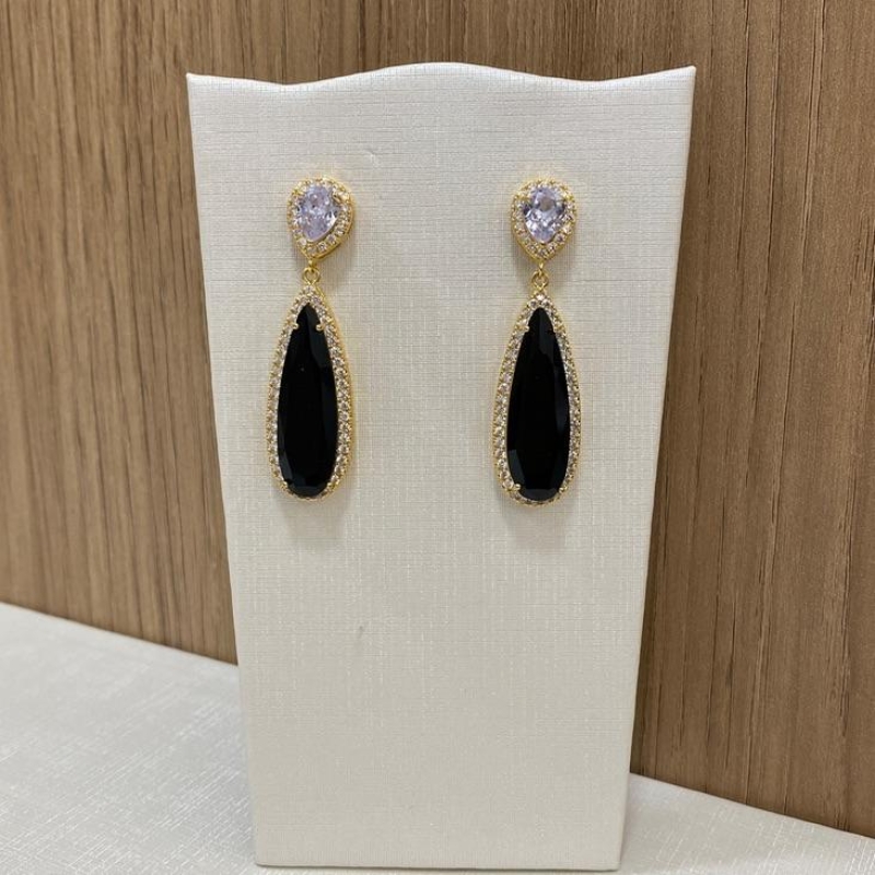 *Brinco Luxe Pedra Preto e Dourado