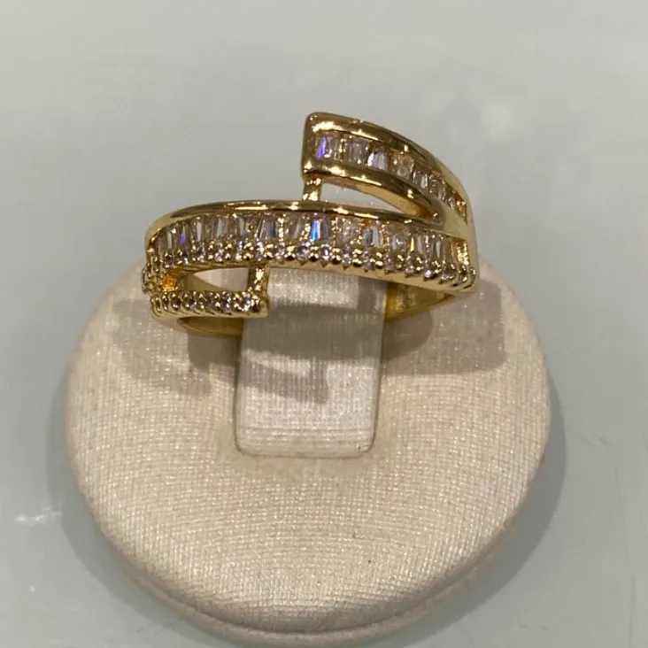 Anel Entrelaçado Cristal