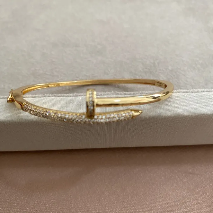 Bracelete Meio Prego Cravejado New