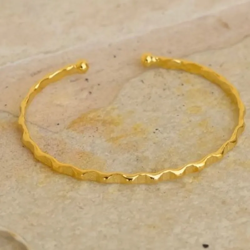 Bracelete Ondulado Texturizado Ouro