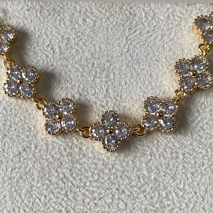 Pulseira Trevo com Cristais
