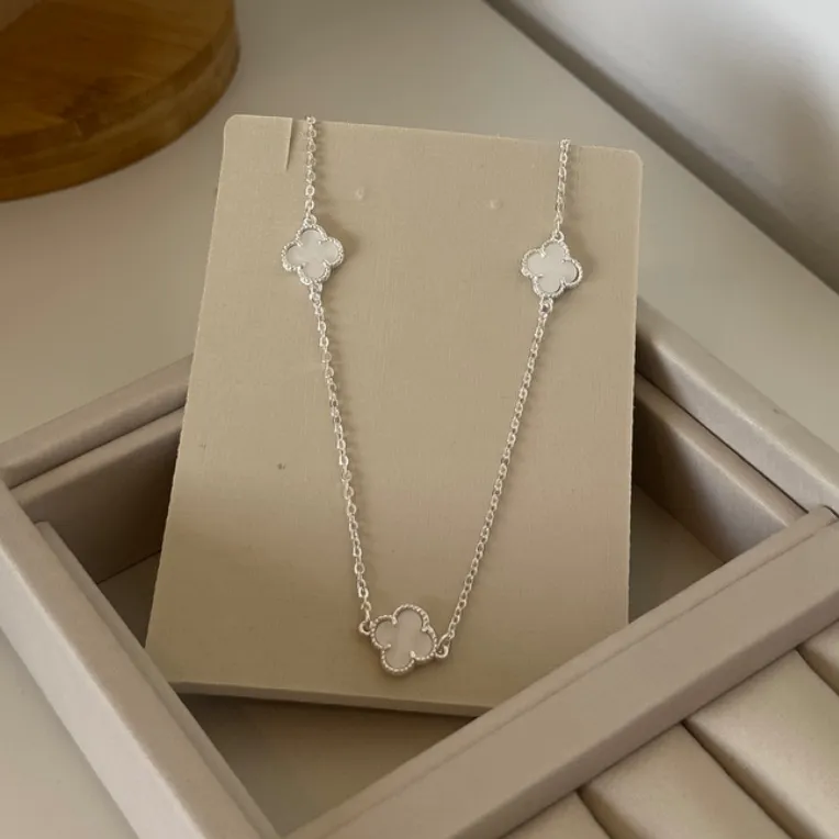 Colar 5 Trevos Branco Ouro