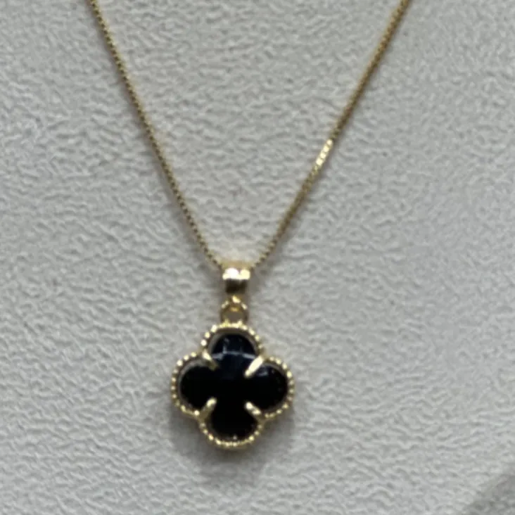 Colar Trevo Preto