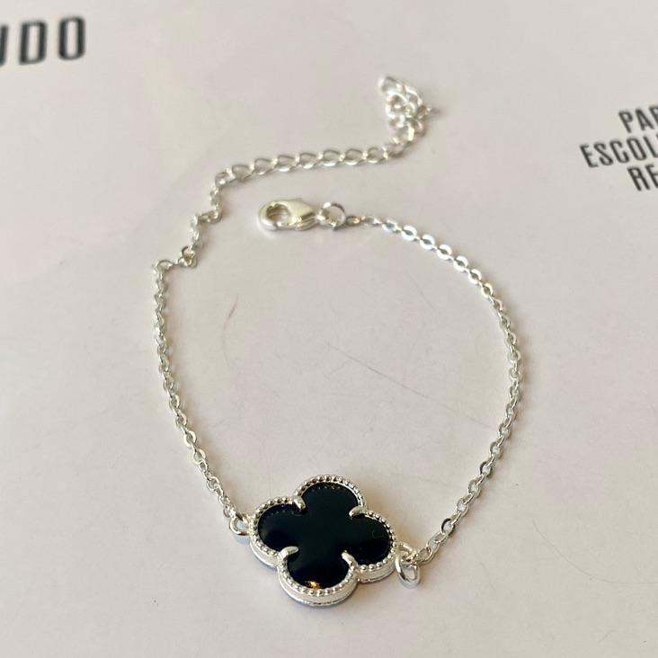 Pulseira trevo preto