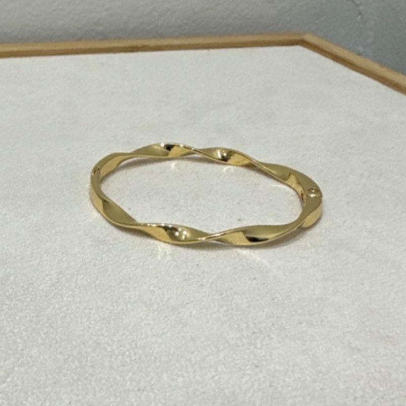 *Bracelete Torcido