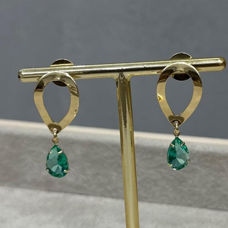 Brinco Ágape com Zircônia Verde