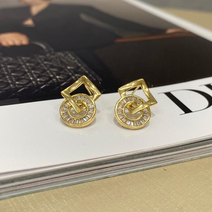 Brinco Triângulo Liso & Círculo Cravejado