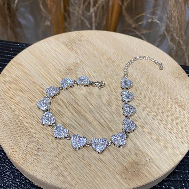 *Pulseira Riviera Cristais Inspo Corações