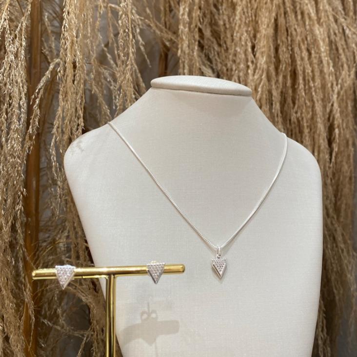 Conjunto Triangulo Nabla