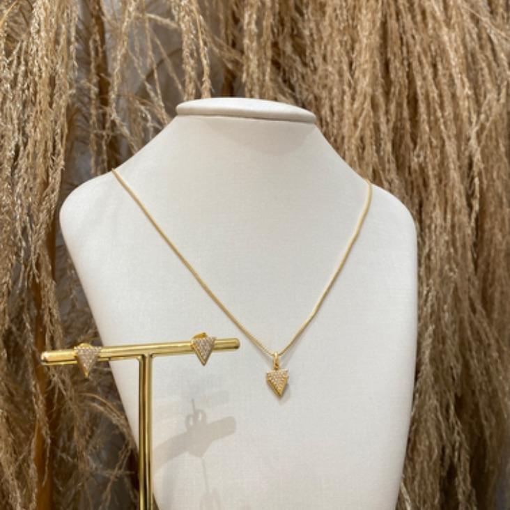 Conjunto Triangulo Nabla