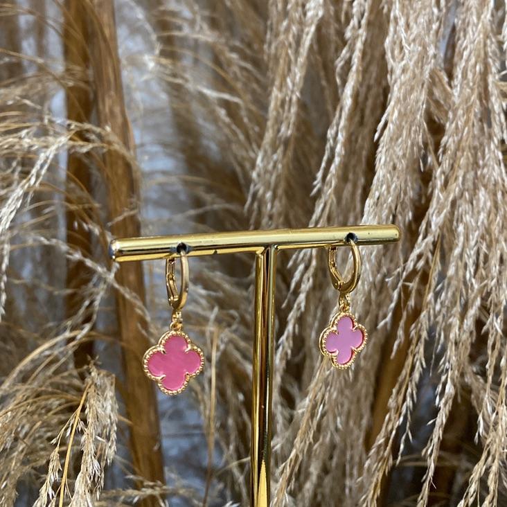 Brinco Trevo Rosa