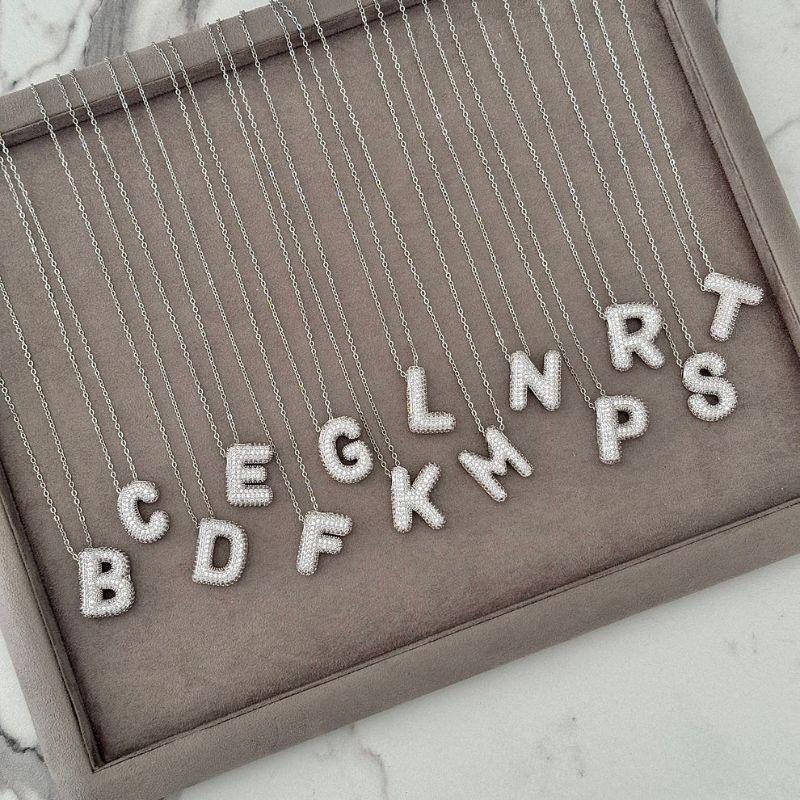 *Colar Letra Bold K