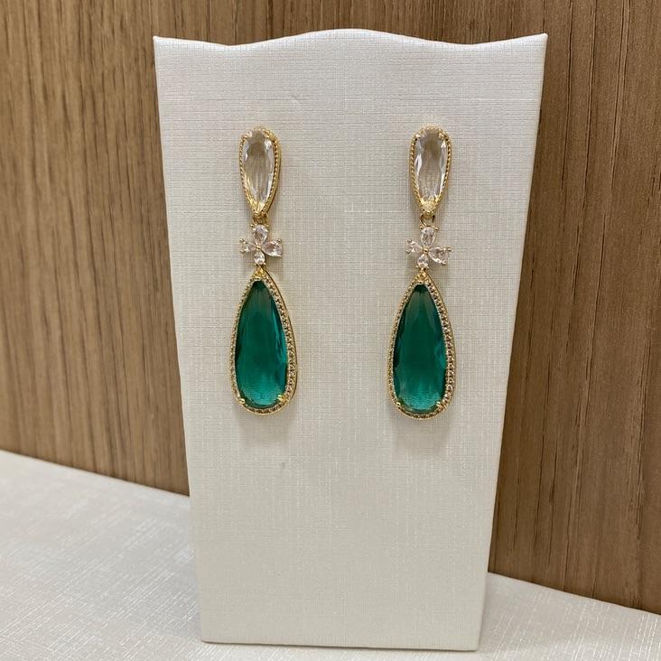 *Brinco Luxe Pedra Verde e Dourado