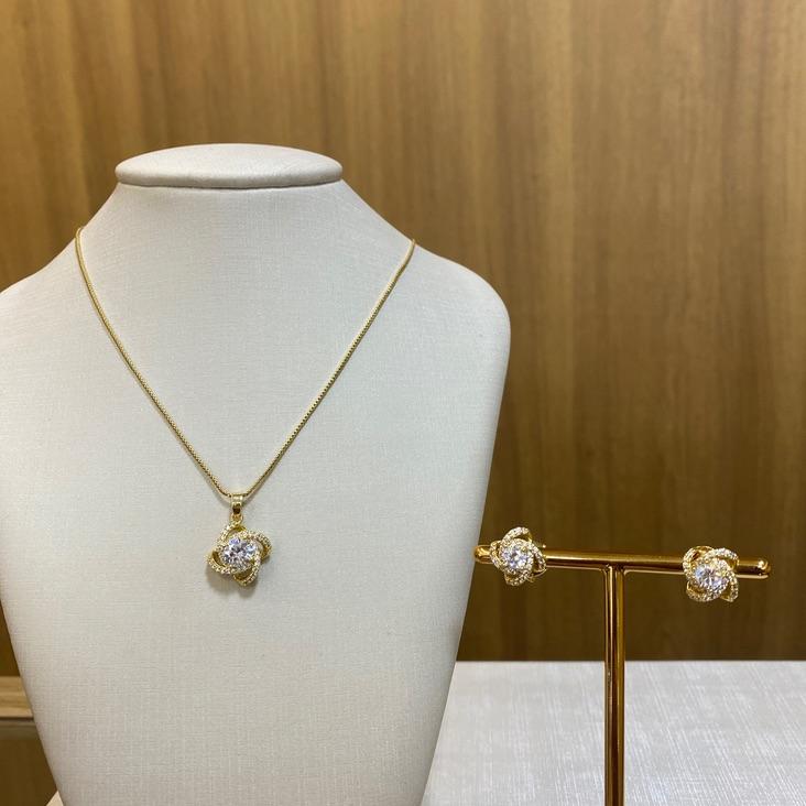 Conjunto Aspiral Cravejado